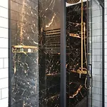 The West End Loft - 5* Retreat - Private Parking! דירה גלאזגו