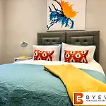 Byevo Almar - Close To And Airport - Perfect For Contractors Or Large Groups