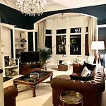 アパート Spacious 3 Bed Flat In The Heart Of The West End.