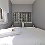 2 Bedroom At Secc Hydro Free Parking *