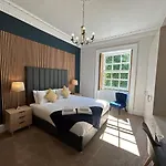Principal - West End Апартаменты