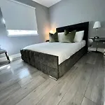 2 Bedroom At Secc Hydro Free Parking *