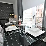 2 Bedroom At Secc Hydro Free Parking Apartment