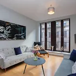 Modern And Refurbished Flat In Merchant *