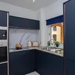 Newly Renovated * Glasgow