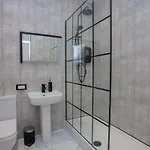 Newly Renovated Apartment *