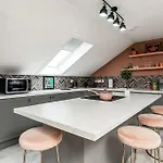 The Rose- Stylish Penthouse 2 Bed Centre With Free Parking & Lift Apartmán