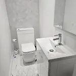 Lovely House With Private Parking! Glasgow! 別荘