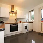 Signature - Glen Lee House Apartman *