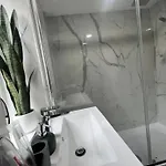 Paradise - Spacious 3- Bed House 別荘 *