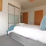 Signature - Oatlands House * Glasgow