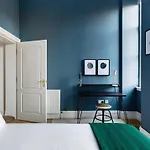 Incredible Contemporary Flat In Heart Of West End