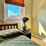 Lägenhet Two Bedroom Maisonette In The Heart Of The West End