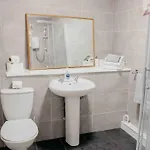 - 1 Bedroom Appartement *