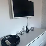 Apartment Black Daisy