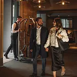 Dakota 5*