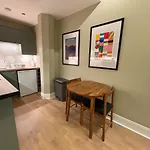 Quiet Centre, King & Sofa Bed *