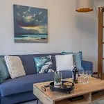 Ferienhaus Ideal Contractor 2-bed Near *