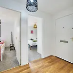 2br Flat With Free Parking In Location Daire