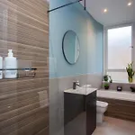 Newly Renovated Flat In Trendy Finnieston *