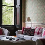 7 Crown Gardens *