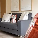 Curtis Apartman