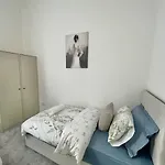 Three Bedroom In Centre *