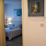 Private And Bathroom In Shared Flat With Parking Séjour chez l'habitant *