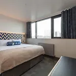 Hotel Sandman Signature