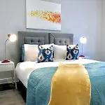 Byevo Almar - Close To And Airport - Perfect For Contractors Or Large Groups Casa de Férias