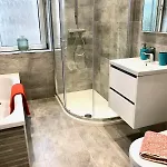 Byevo Almar - Close To And Airport - Perfect For Contractors Or Large Groups * Glasgow