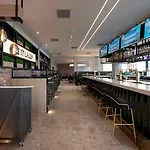 Hotel Sandman Signature 4*