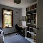 펜션 Cosy 2 Bed South *