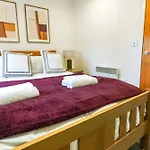 Сasa de vacaciones The Lancefield Luxe