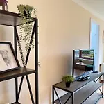 Appartamento Garden-view 2br - Free Parking & Wifi Glasgow