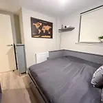 2-bed Flat In East End グラスゴー
