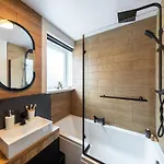 Modern 3 Bedroom In Kings Park Apartament