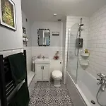 Duplex Penthouse With Secured Parking Finnieston アパート グラスゴー