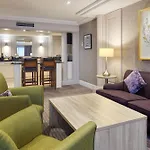 دوبل تري باي هيلتون سينترال 4*