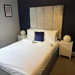 度假居 Beautifully Designed Pollok House