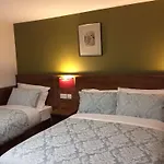 Crosshill House 4*