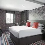 Village Hotel 4*