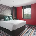 Hotel Village