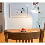 Daire Beautifully Kept Mezzanine Flat ★school Of Art★