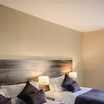 Royal West End Hotel