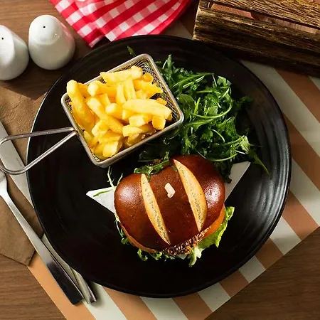 Hotel Campanile Secc Hydro