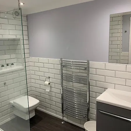 Flat One, 212 Eaglesham Road, East Kilbride, アパート *