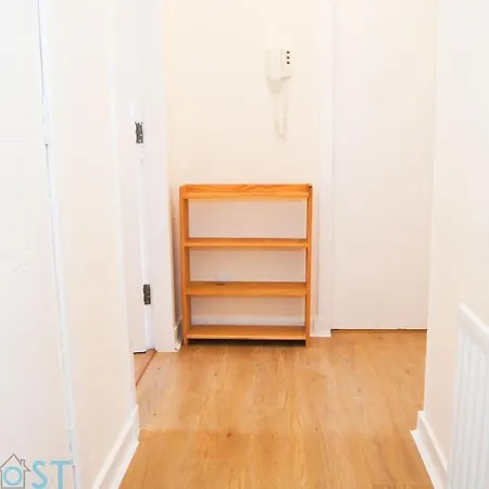 Apartment Exeter Drive Flat