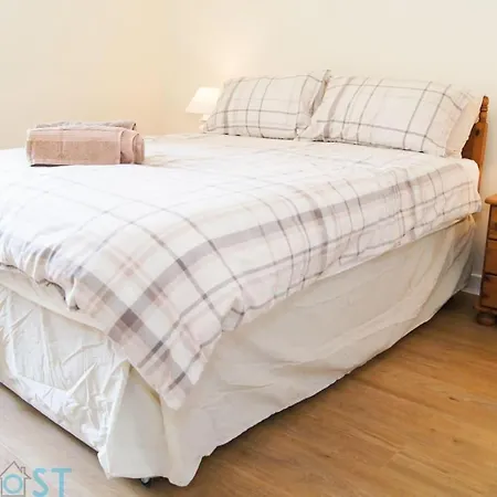 Exeter Drive Flat Apartment *