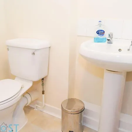 Apartment Exeter Drive Flat Glasgow